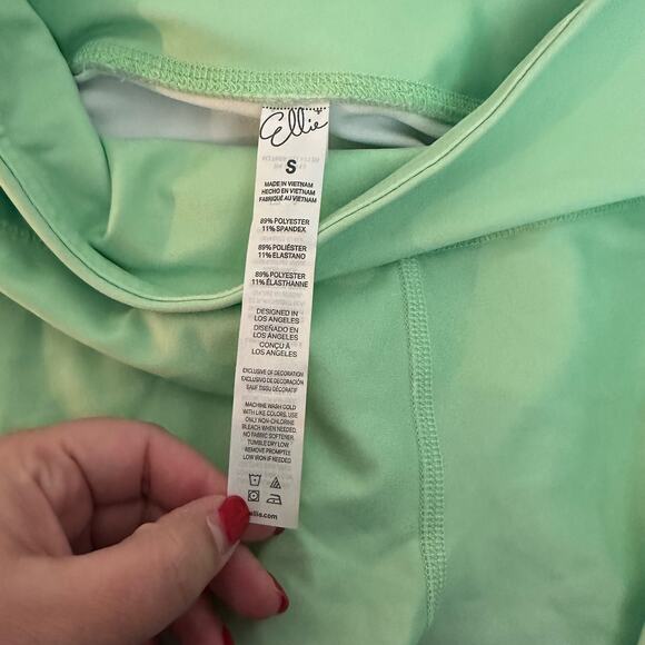 Ellie Green White Gradient Leggings and Sports Bra -2 Piece Set Size Small - Picture 9 of 14